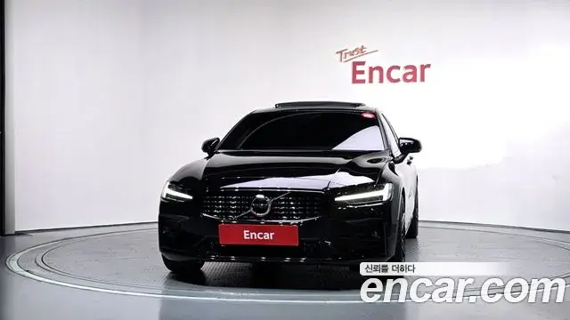 Volvo S60 2022 — ფოტო 14/20