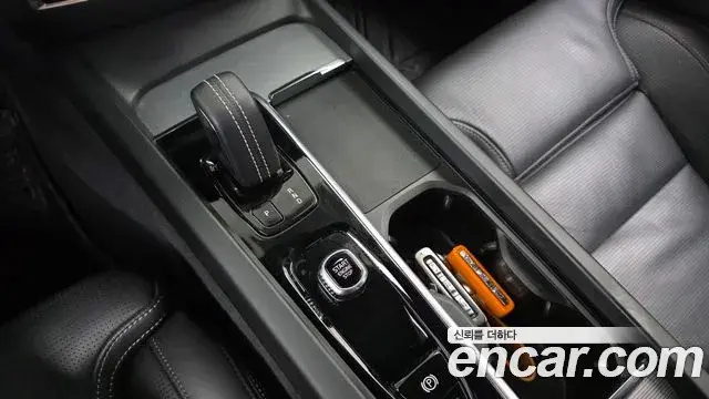Volvo S60 2022 — ფოტო 11/20
