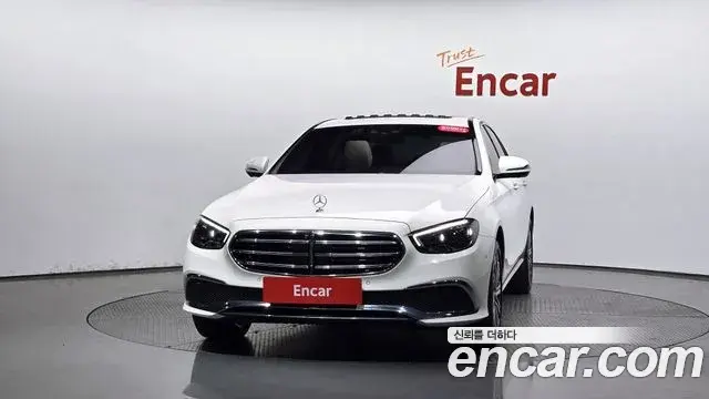 Mercedes-Benz E-Class 2023 — Фото 3/20