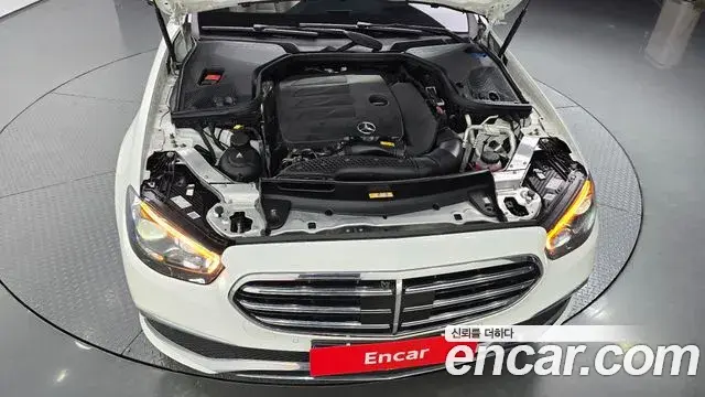 Mercedes-Benz E-Class 2023 — Фото 6/20