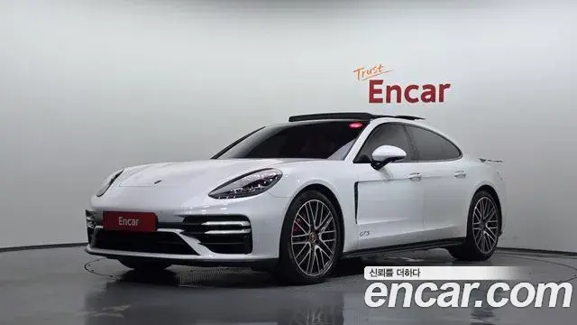 Porsche Panamera 2021 — Фото 1/20