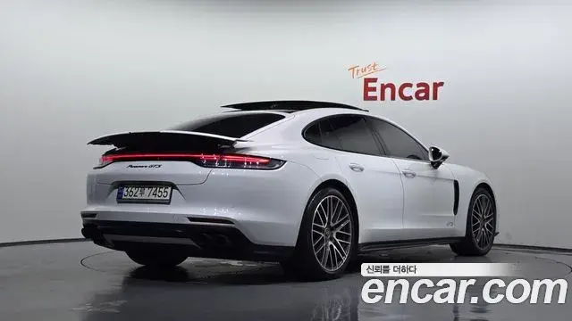 Porsche Panamera 2021 — Фото 2/20