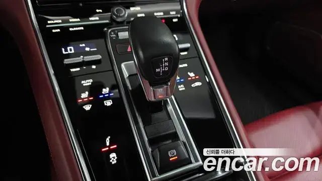 Porsche Panamera 2021 — Фото 9/20