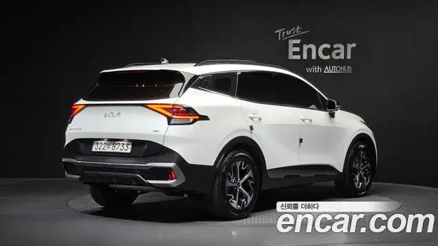 Kia Sportage 2023 — Фото 2/20