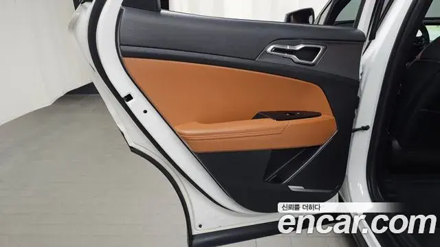 Kia Sportage 2023 — Şəkil 21/31
