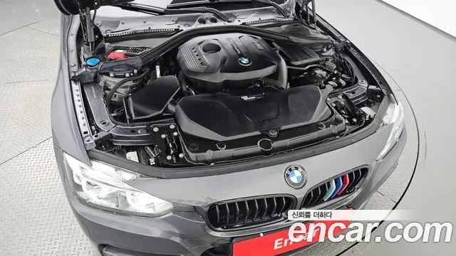 BMW 3 Series 2018 — Фото 6/20