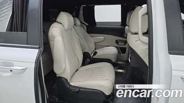 Kia Carnival 2024 — Şəkil 2/36