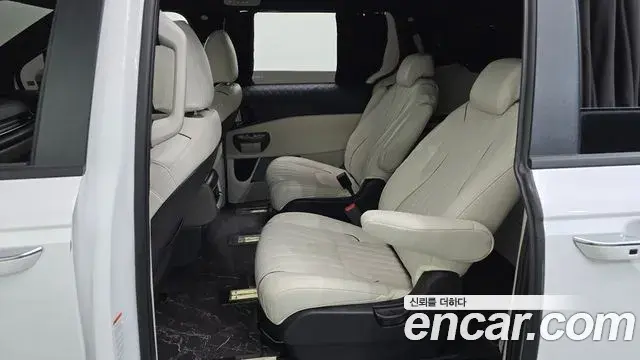 Kia Carnival 2024 — Şəkil 23/36