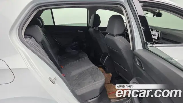 Volkswagen Golf 2022 — Photo 15/20