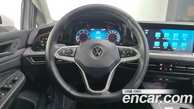 Volkswagen Golf 2022 — Photo 3/20