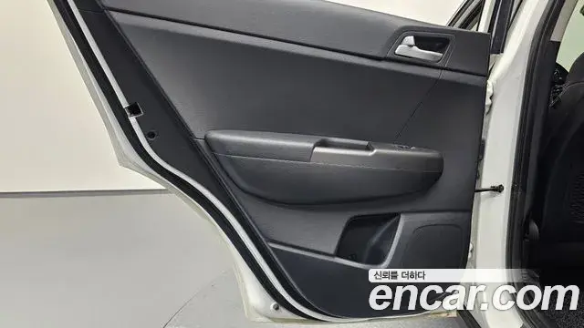 Kia Sportage The Bold 2019 — Şəkil 28/35