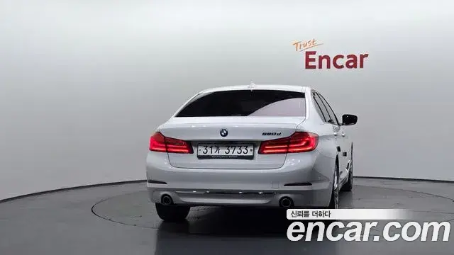BMW 5 Series 2018 — Фото 4/20