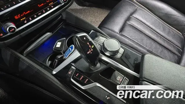 BMW 5 Series 2018 — Фото 9/20