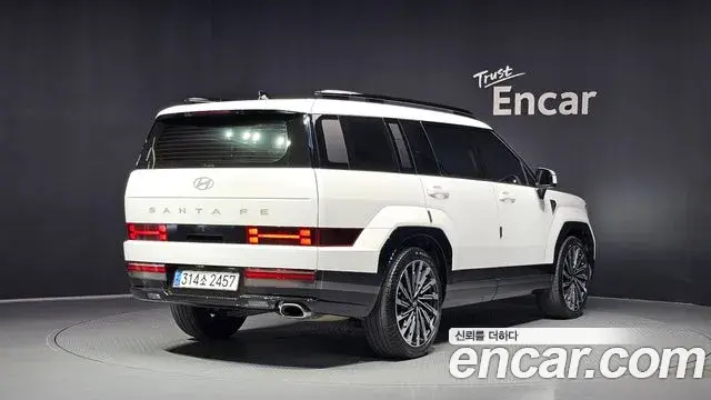 Hyundai Santa Fe 2023 — Photo 2/20