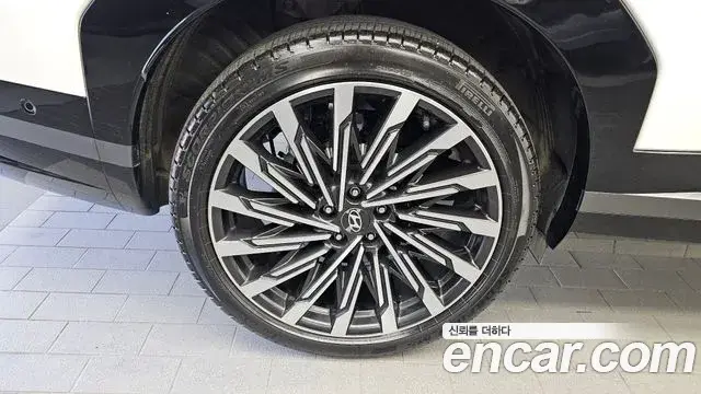 Hyundai Santa Fe 2023 — Photo 5/20