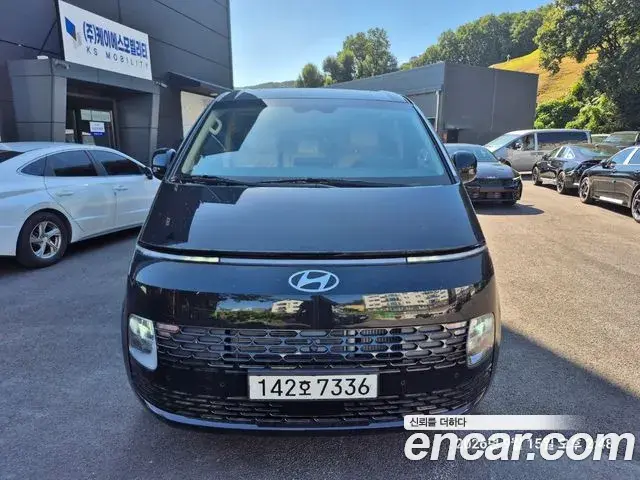 Hyundai Staria 2025 — Фото 2/18