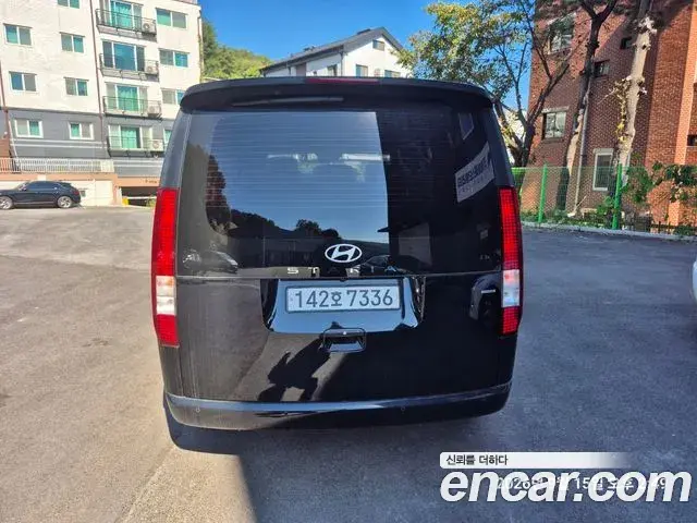 Hyundai Staria 2025 — Фото 3/18