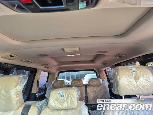Hyundai Staria 2025 — Фото 15/18