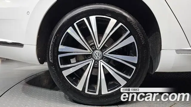 Volkswagen Arteon 2019 — Фото 5/20