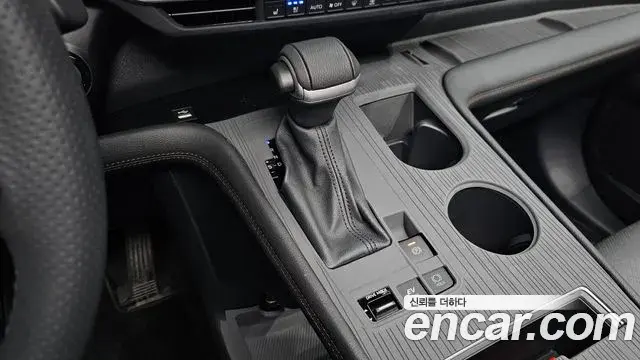 Toyota Sienna 2025 — ფოტო 29/39