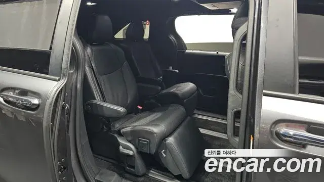Toyota Sienna 2025 — ფოტო 3/39