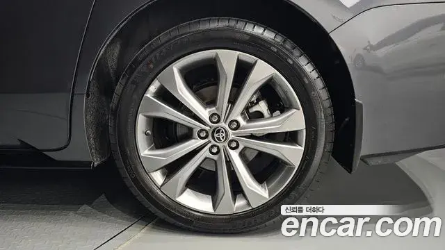 Toyota Sienna 2025 — ფოტო 27/39