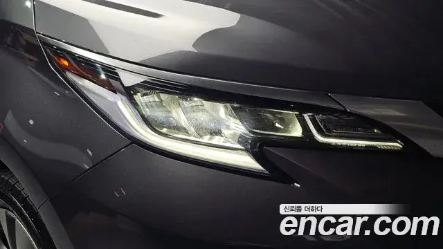 Toyota Sienna 2025 — ფოტო 18/39