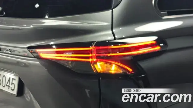 Toyota Sienna 2025 — ფოტო 24/39