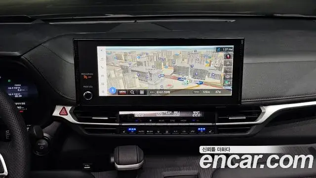 Toyota Sienna 2025 — ფოტო 36/39