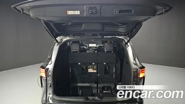 Toyota Sienna 2025 — ფოტო 26/39