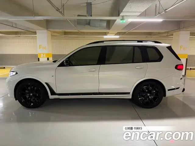 BMW X7 2021 — Фото 2/19
