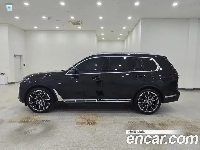 BMW X7 2025 — Photo 12/20