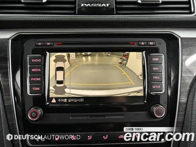 Volkswagen Passat 2018 — Şəkil 12/20