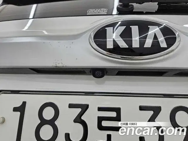 Kia Seltos 2021 — Фото 16/19