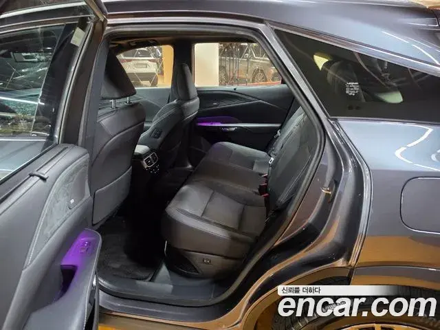 Lexus NX450h+ 2023 — ფოტო 16/20