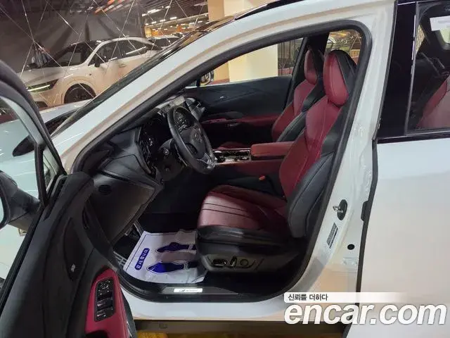Lexus RX500h 2025 — Photo 9/18