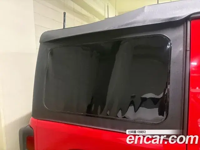 Jeep Wrangler 2020 — Фото 10/10