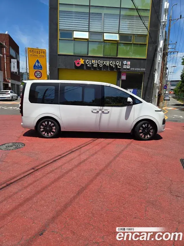 Hyundai Staria 2024 — Фото 1/14