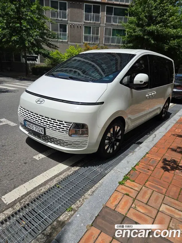 Hyundai Staria 2024 — Фото 3/14