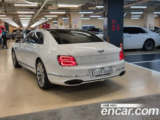 Bentley Flying Spur 2022 — Photo 4/20