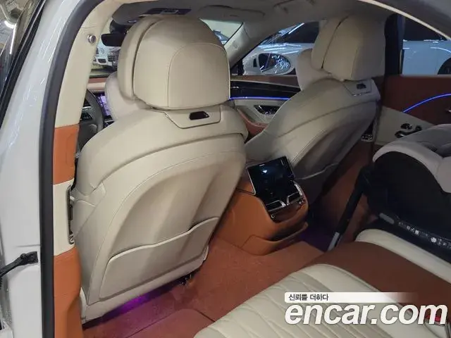 Bentley Flying Spur 2022 — Photo 18/20