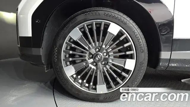 Hyundai Santa Fe 2025 — Фото 4/20