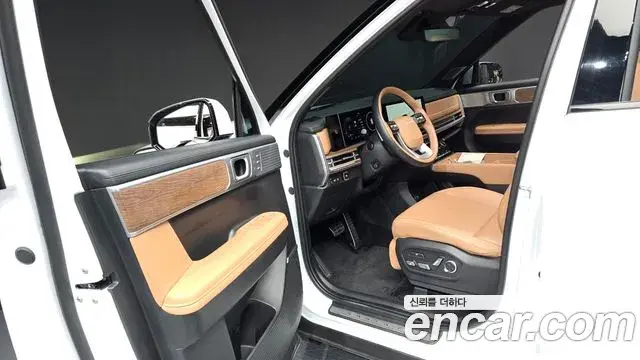 Hyundai Santa Fe 2025 — Фото 8/20