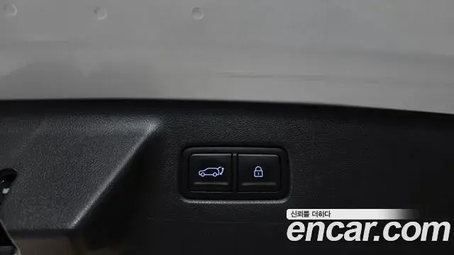 Hyundai Santa Fe 2025 — Фото 15/20