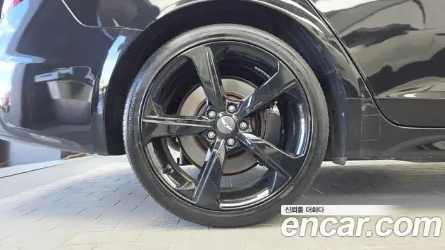 Genesis G70 2018 — Photo 6/20