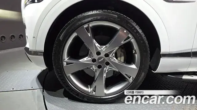 Genesis GV80 2020 — ფოტო 16/37