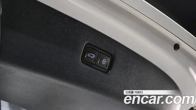 Genesis GV80 2020 — ფოტო 24/37