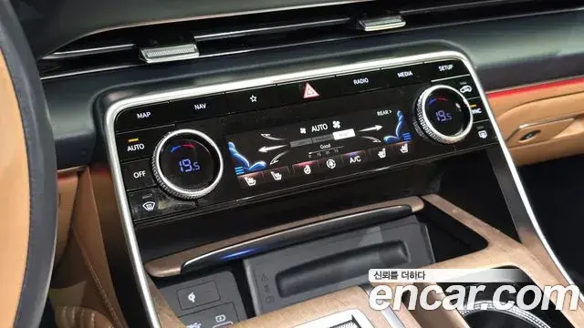 Genesis GV80 2020 — ფოტო 14/37