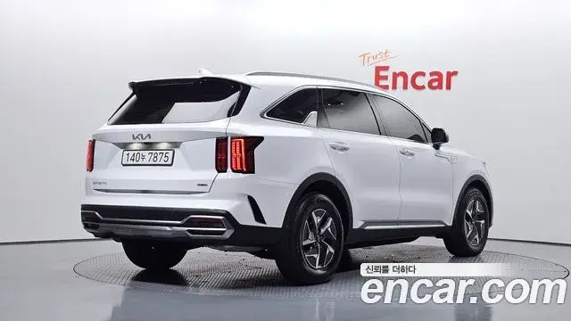 Kia Sorento 2023 — Фото 2/20
