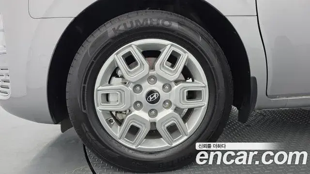 Hyundai Staria 2024 — Şəkil 26/30